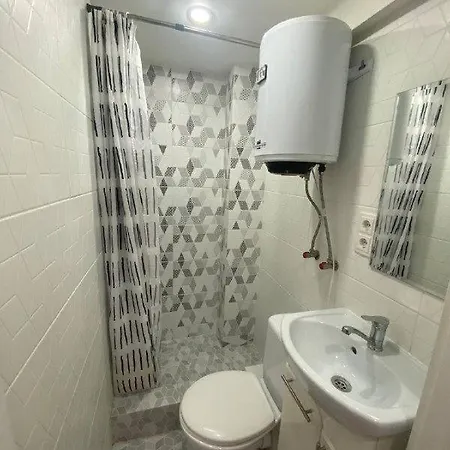 Renthouse #9 *